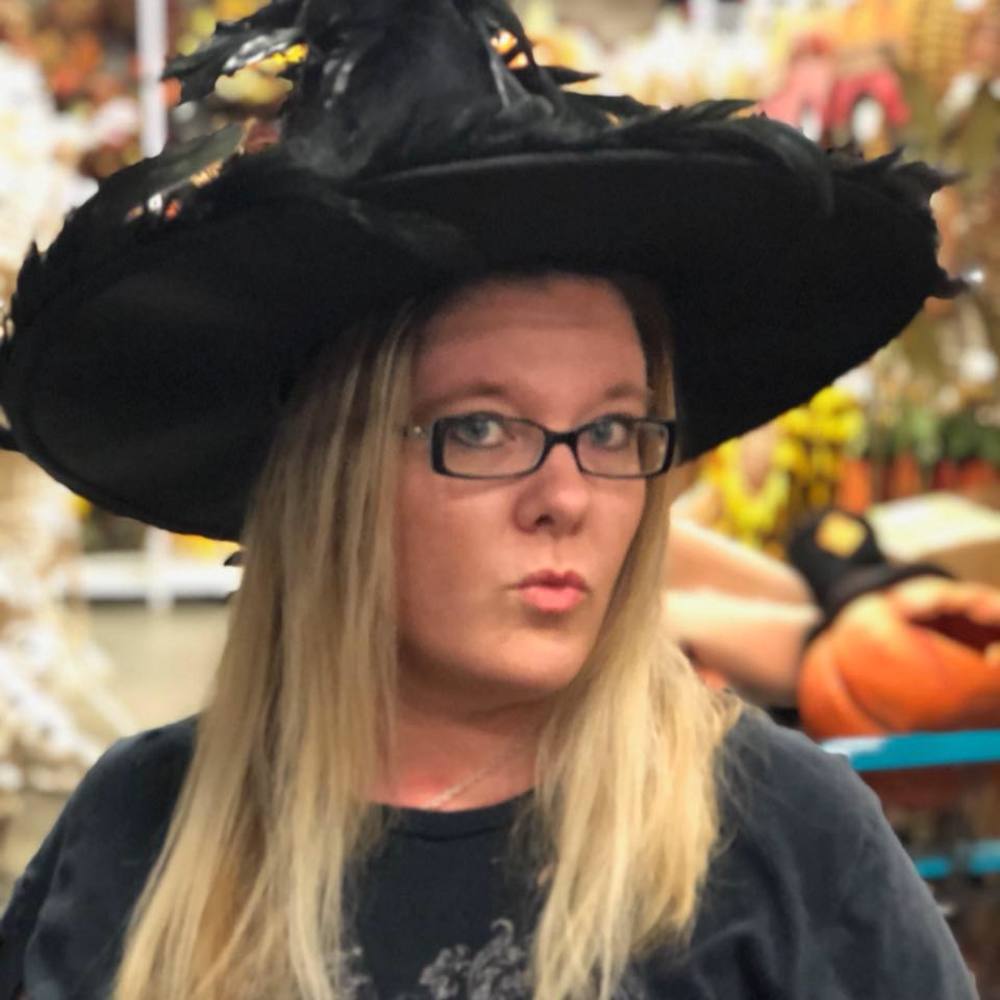 Meet your Posher, Lisa